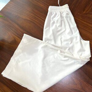 Old Navy Off White Wide Leg Capri Pants